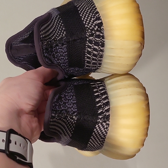 Yeezy Boost 350 V2 - Picture 4 of 7
